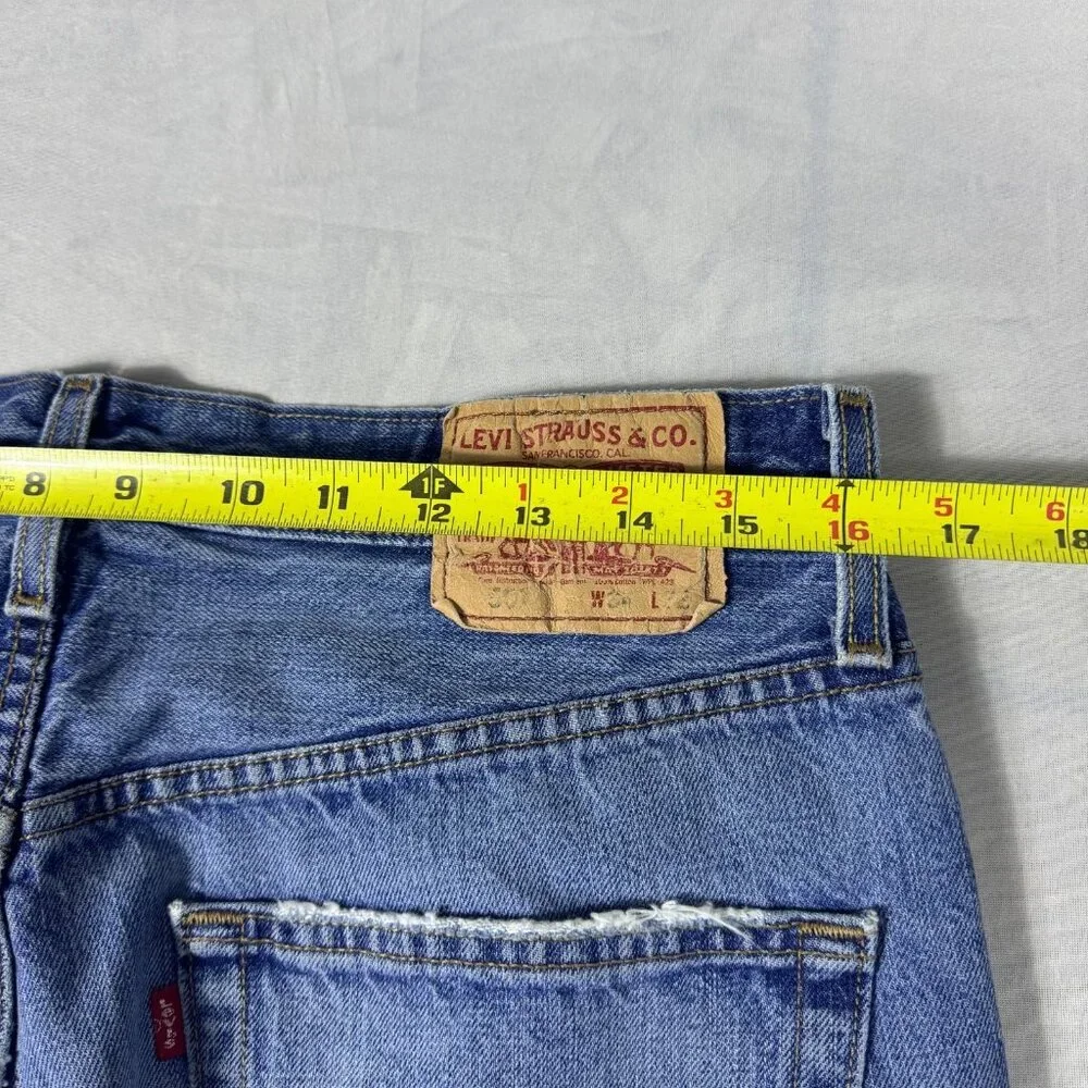 Levi's Men's Straight Leg Jeans Blue Denim Medium Wash 5-Pocket Zip Fly‎